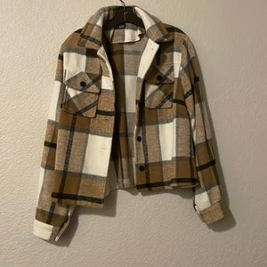 Shacket was bought on Shein, barely worn, light jacket, perfect for Spring